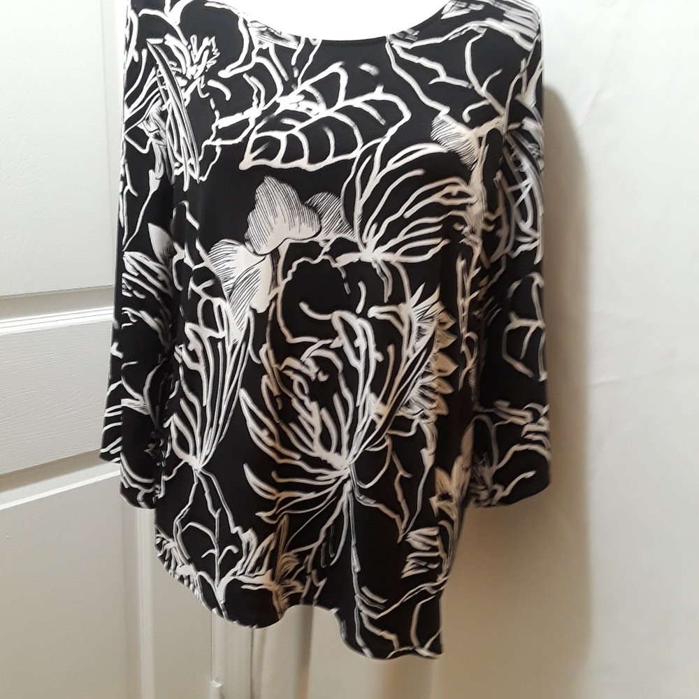 East Wear by Chico's black and white shirt